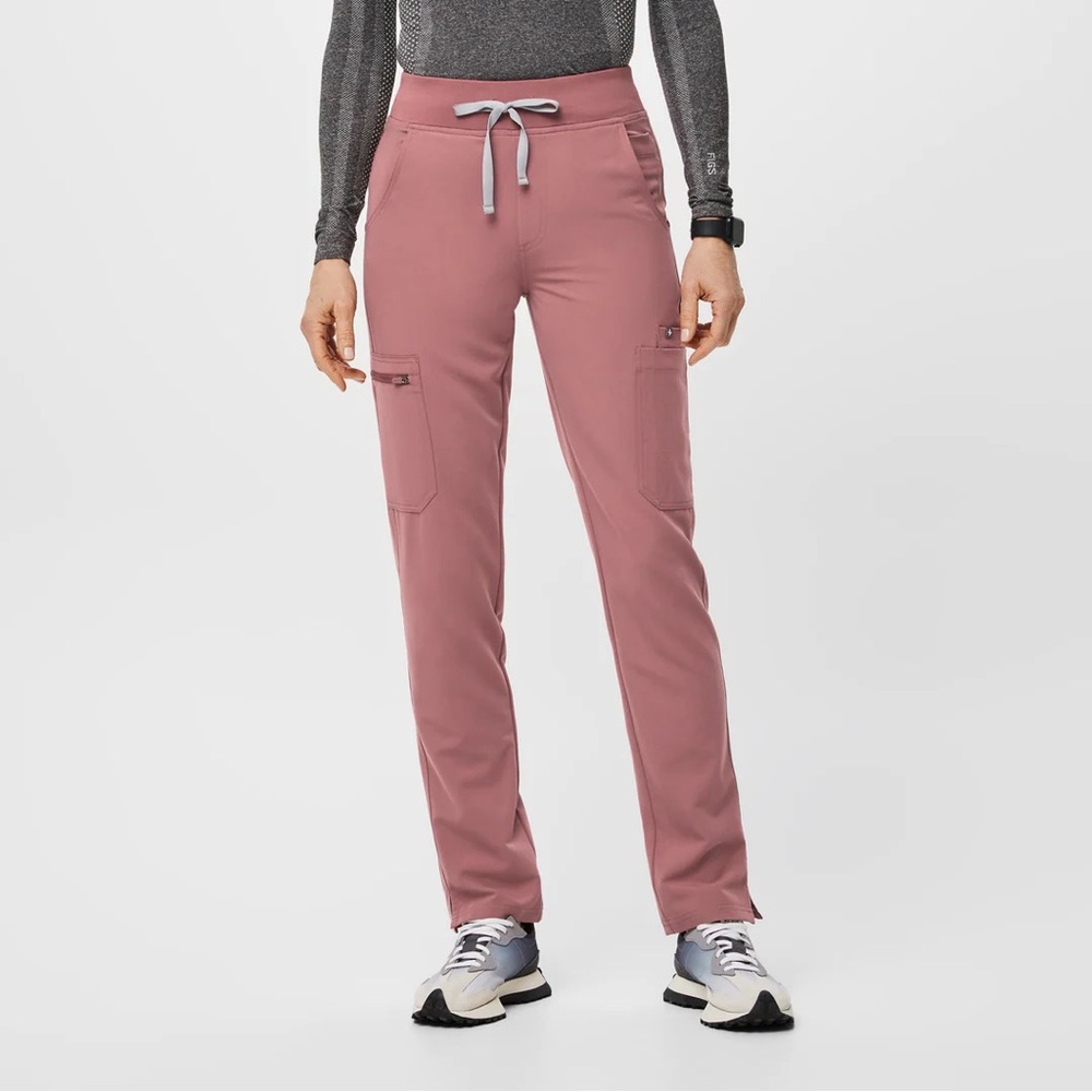 Figs Yola high waisted women’s pants. Mauve Color size S